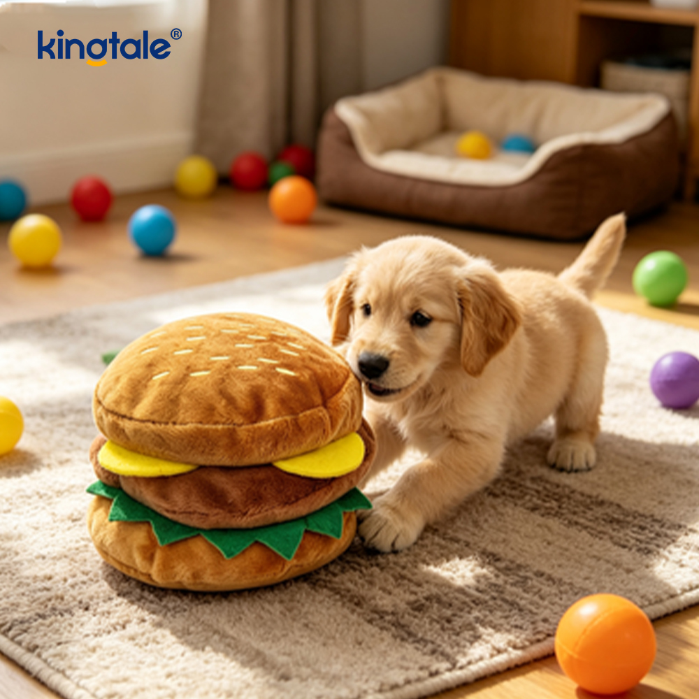 Hamburger de jucărie care țipă mâncare, cartofi prăjiți, pulpă de pui pentru pisică și câine
